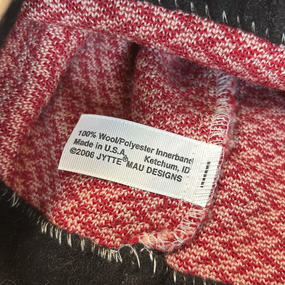JYETTE Wool Beanie Red and Pink - Picture 3 of 4